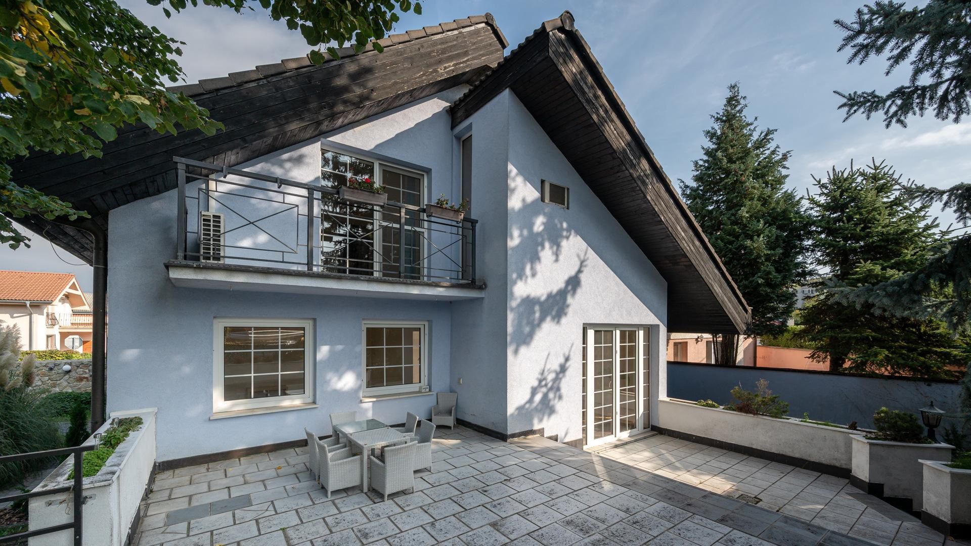 Predaj Rodinný dom Rodinný dom-Predaj-Bratislava - mestská časť Vrakuňa-490000.00 €