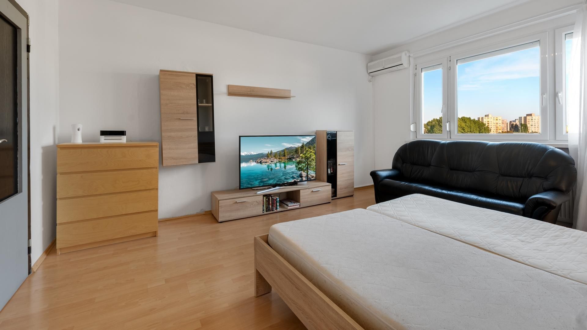 Predaj Iný Iný-Predaj-Bratislava - mestská časť Petržalka-215000.00 €