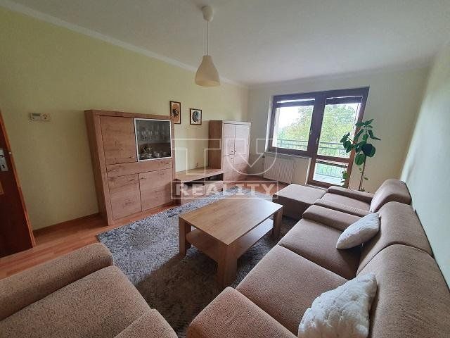 Tichá lokalita, EXKLUZÍVNE 3izbový byt s balkónom v Piešťanoch, kompletná rekonštrukcia,71m2