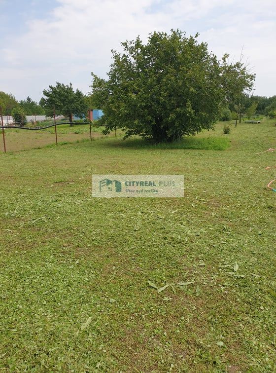 Predám stavebný pozemok 800m2 Andovce