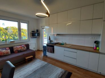 Slnečný 3 izbový byt po kompletnej rekonštrukcii Rezervovaný