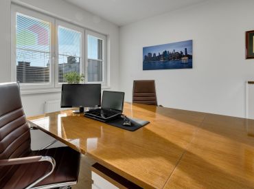 *PRENÁJOM* kancelárske priestory od 15 m2 do 27 m2, Piešťany - priame centrum