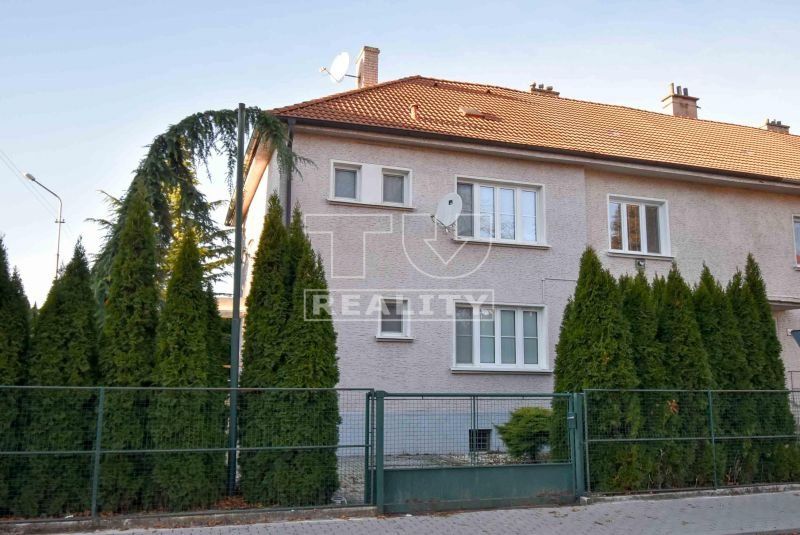Na predaj slnečný 5-izbový byt, 115 m2, Školská ulica, Partizánske.