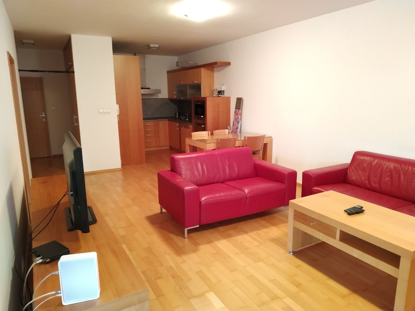 Prenájom Iný Iný-Prenájom-Bratislava - mestská časť Karlova Ves-750.00 €