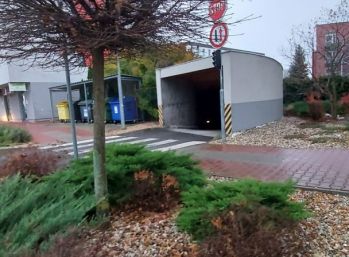 Parkovacie  miesta  v  podzemnej garáži Galanta West