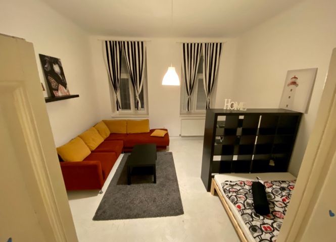 1 izbový byt - Bratislava-Staré Mesto - Fotografia 1 