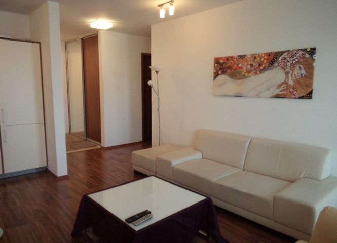 3 izbový byt - Bratislava-Ružinov - Fotografia 1 