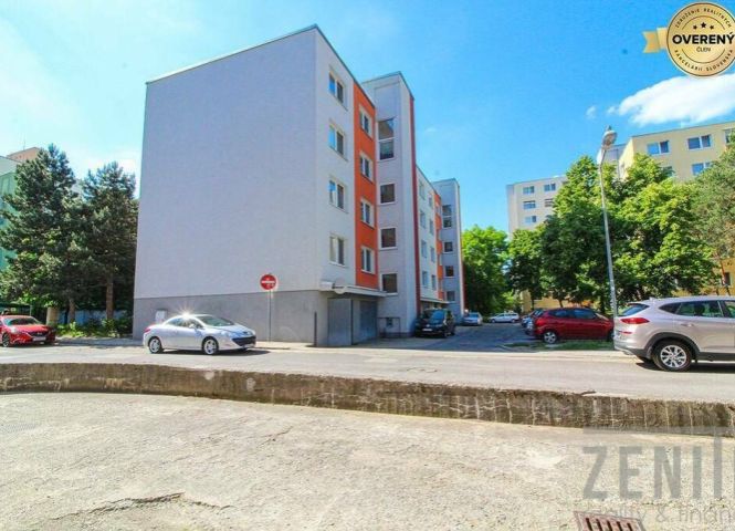 2 izbový byt - Bratislava-Dúbravka - Fotografia 1 