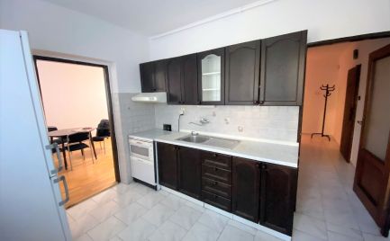 Ponúkame na prenájom 3-izbový byt s terasou /40m2/ na ulici Včelárska, lokalita Bratislava II.-Ružinov, Prievoz