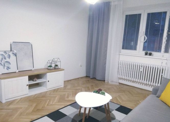 1 izbový byt - Bratislava-Nové Mesto - Fotografia 1 