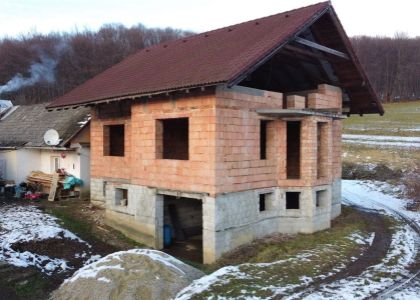 Rodinný dom Ivanovce - Melčická dolina, hrubá stavba, pozemok 650m2