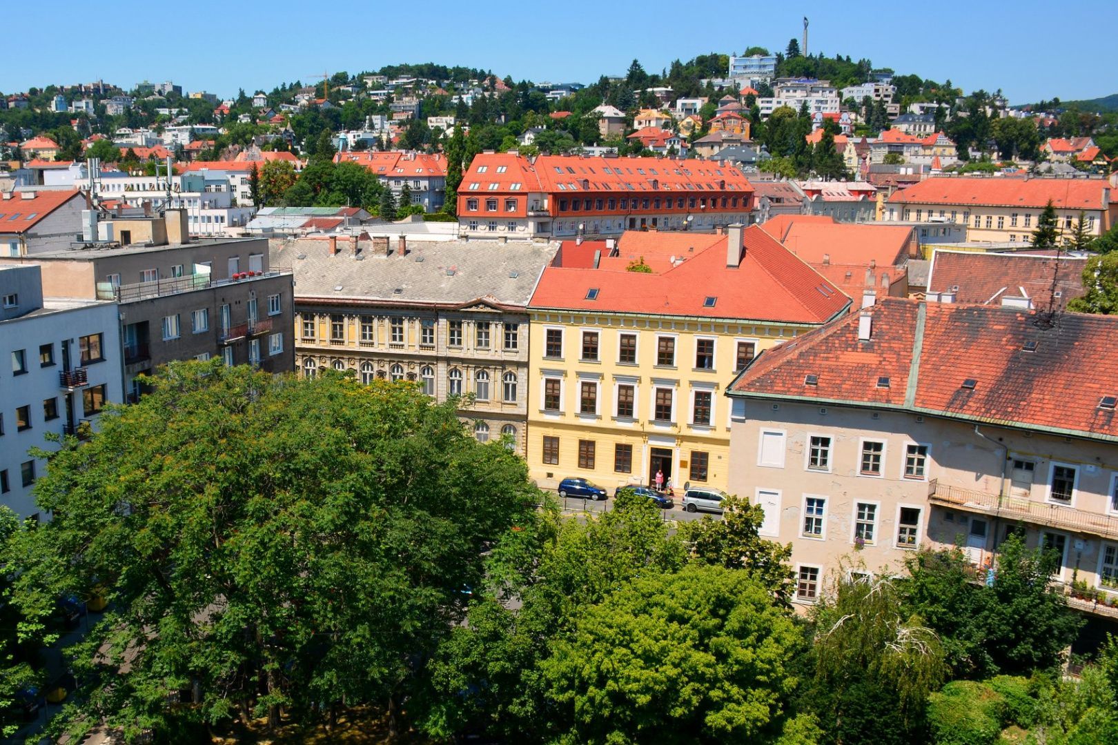 Súrne hľadáme: Kúpa - 4-izbový byt, Bratislava I, Staré-mesto.