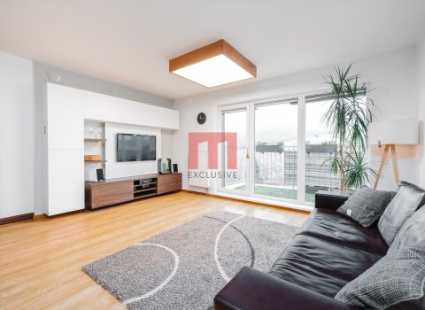 PREDANÝ - Na predaj moderný 2 izbový byt s balkónom 65 m2 s krásnym výhľadom na Malé Karpaty