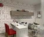 Na prenájom: priestor pre kaderníctvo, 15,50 m2, ul. Duklianskych hrdinov, Trenčín / Zámostie