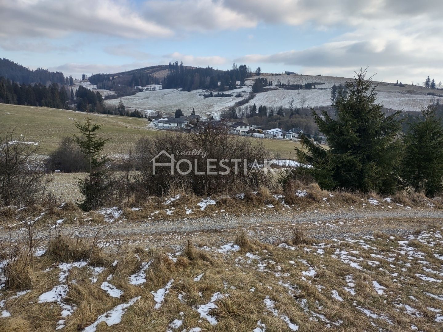 Predám menší pozemok na chatu Raková, okr. Čadca, krásne výhľady