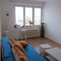 1 izbový byt, Bratislava-Ružinov, 32 m², Čiastočná rekonštrukcia