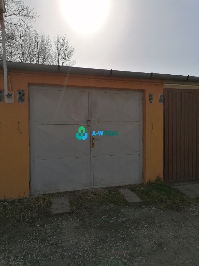 Murovaná garáž na Športovej ulici v Dunajskej Strede