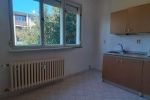 Realitná kancelária SA REALITY ponúka na predaj pekný 3 izbový byt, v širšom centre mesta Želiezovce