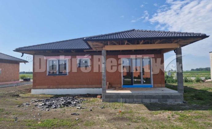 Na predaj novostavba 4-izbový bungalov v Topoľnici.