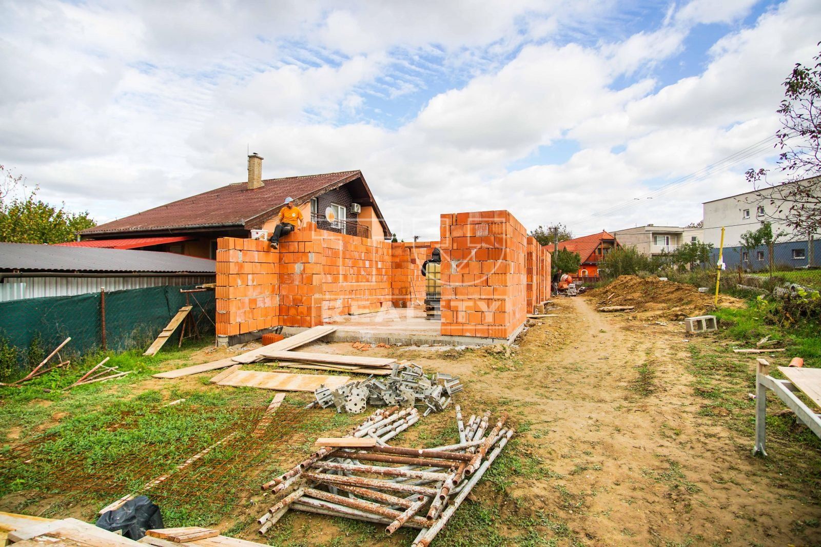 Novostavba 4-izbového rodinného domu vo vyhľadávanej lokalite, Radava, 695m2
