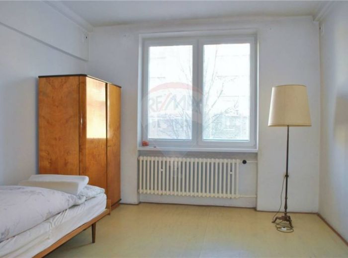 PREDANÉ - DULOVO NÁMESTIE, 2-i byt, 94 m2, pôvodný stav, VÝBORNÁ LOKALITA A CENA