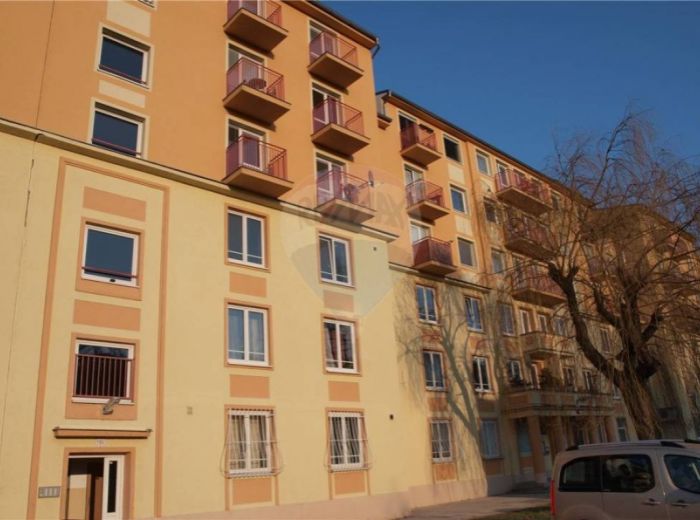 PREDANÉ - DOLEŽALOVA, 1-i byt, 33 m2 – tehlový byt, nie garsónka, ČIASTOČNE REKONŠTRUOVANÝ