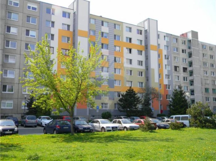 PREDANÉ - SLATINSKÁ, 1-i byt, 35 m2 - ČIASTOČNÁ REKONŠTRUKCIA