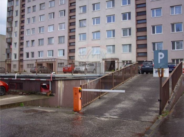 PREDANÉ - ĽANOVÁ, 2-i byt, 66 m2 –  útulný a slnečný byt  S PARKOVACÍM  STÁTÍM