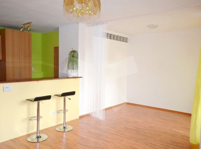 PREDANÉ - AGÁTOVÁ, 1,5-i byt, 42 m2 - svetlý byt s balkónom v NOVOSTAVBE, v dobre dostupnej lokalite S VLASTNÝM PLYNOVÝM KOTLOM.