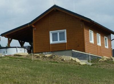 Exkluzívne predaj pozemok 2.204 m2 s chatou v obci Peklina