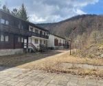 REKREAČNÝ POZEMOK 12 563 m2 , 3x CHATA, VLEK  A  ZJAZODVKA NA INOVCI