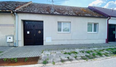 Exkluzívne APEX reality prízemný 3i. rodinný dom v Ratkovciach, pivnica, garáž, pozemok 496 m2
