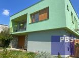 --PBS-- ++Dvojpodlažný 5-izbový rodinný dom s garážou po čiast. rekonštrukcii, obec BOLERÁZ++