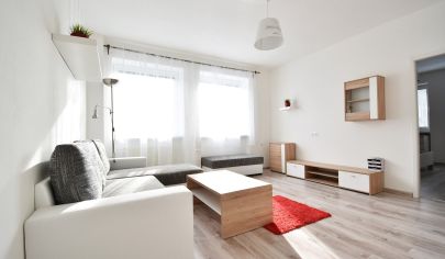 Výborne dispozične riešený, slnečný 2 izbový byt v centre mesta na Vazovovej ulici