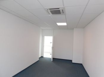 Zrekonštruovaný klimatizovaný kancelársky priestor vo výbornej lokalite, tiché príjemné prostredie, vynikajúca dostupnosť