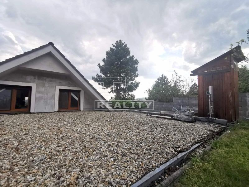 RODINNÝ DOM, RAČA-VINOHRADY,132m2