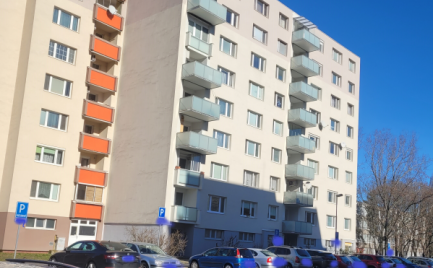 Ponúkame na predaj 3-izbový byt vo výbornej lokalite na ul.Seberíniho v Ružinove, Bratislava II.