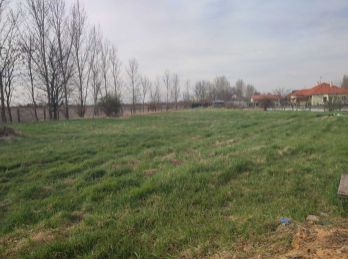 Predaj pozemku o rozlohe 15,75á v tichej časti obce Malé Dvorníky, okres Dunajská Streda