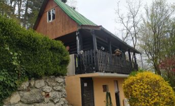 Na predaj 2 izbová chata po kompletnej rekonštrukcii v malebnom prostredí Malých Karpát v obci Dobrá Voda, len 70 km od Bratislavy.