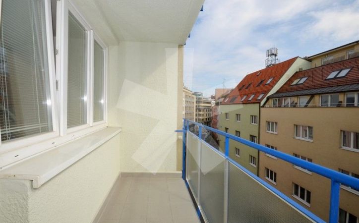 PREDANÉ - MEDENÁ, 1-i byt, 44 m2 – svetlý tehlový byt PO KOMPLETNEJ REKONŠTRUKCII s loggiou, V HISTORICKOM CENTRE