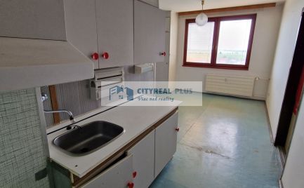 Ponúkam na predaj veľký 3 izbový byt Štúrovo