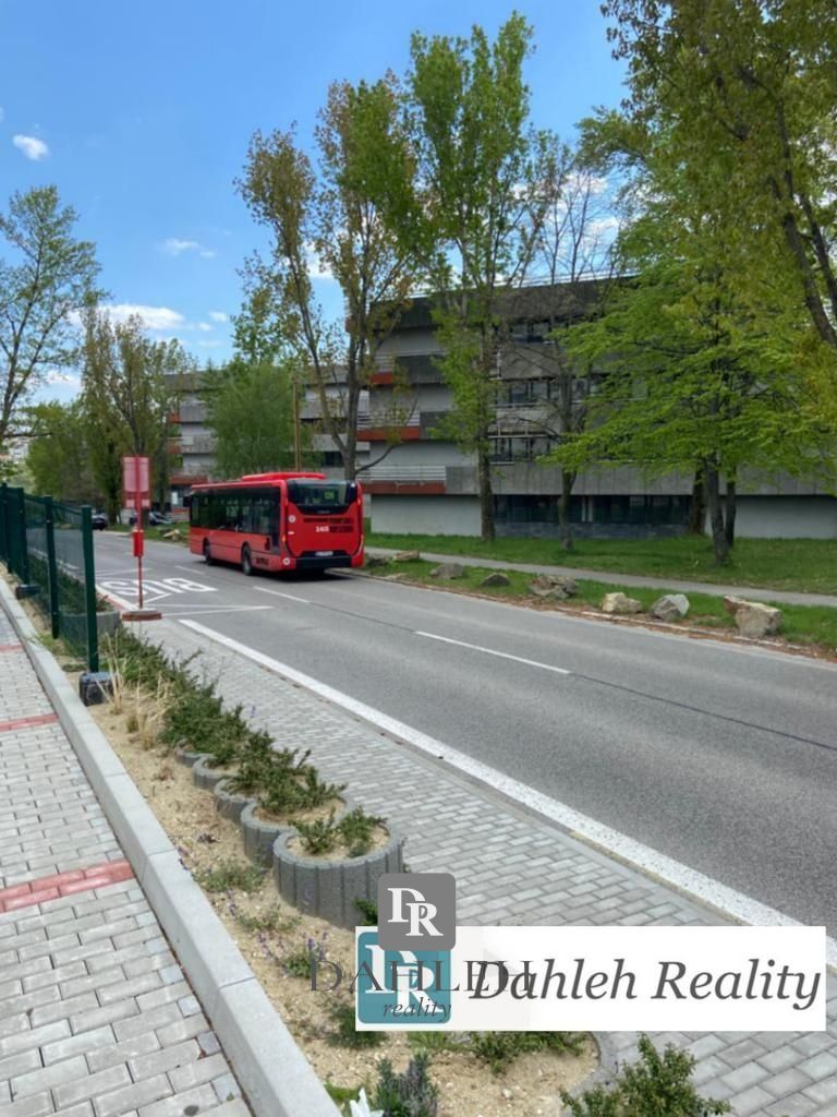 Vonkajšie parkovacie státie pri Rezidencii LAMINI, Bratislava - Karlova Ves