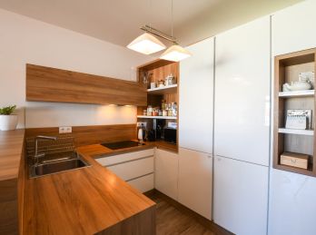 Znížená cena- 2 izbový veľkometrážny byt v Priekope