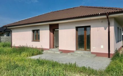 Novostavba kvalitného 4 izbového samostatného bungalovu vo vysokom štandarde v novovybudovanej časti obce Hviezdoslavov.