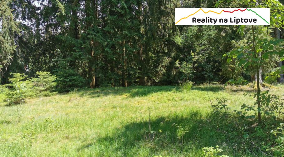 Svätý Kríž , pozemok pod Nízkymi Tatrami na výstavbu chaty