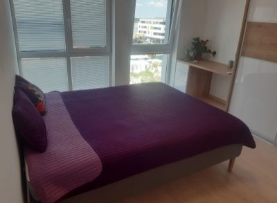 Prenájom zariadeného 2 izb. bytu 45m2 v novostavbe v Rovinke, balkón, parkovanie