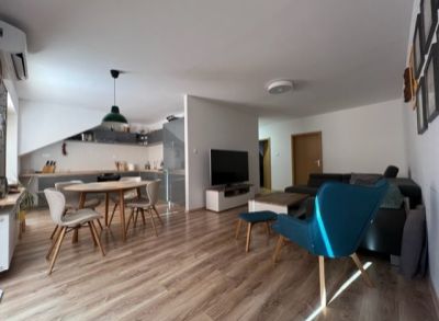 ARETÉ REAL - PRENÁJOM NÁDHERNÉHO 3-IZBOVÉHO BYTU S DVOMA BALKÓNMI, PEZINOK, MUŠKÁTOVÁ