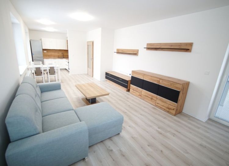 Veľký 2 izbový byt (68 m2) na prenájom v novostavbe, s vlastným parkovacím miestom, Martin - Podháj