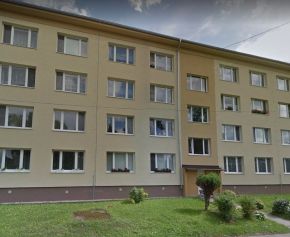 Na predaj slnečný byt v Novákoch s možnosťou rekonštrukcie podľa vlastných predstáv.