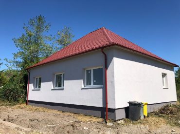 STEP real s.r.o. ponúka na predaj kompletne zrekonštruovaný 5 izbový rodinný dom v Lehniciach